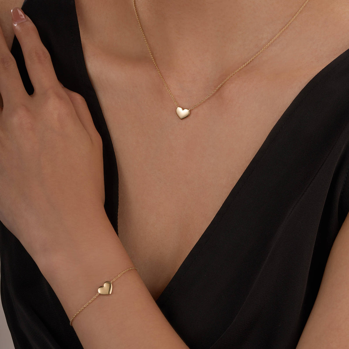 Timeless Heart Pendant Chain Necklace in 14K Gold - NavianJewelry™