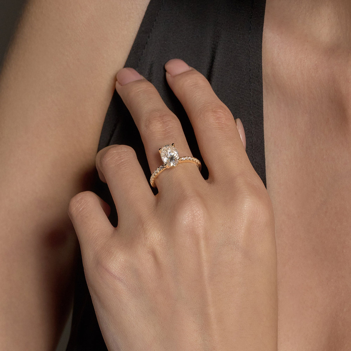 Oval Moissanite Pave Band Ring - NavianJewelry™