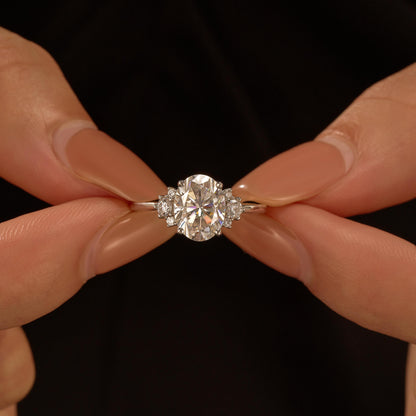 Oval and Round Cut Moissanite Cluster Ring - NavianJewelry™