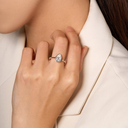 Pear-Shaped Moissanite Bezel Ring - NavianJewelry™