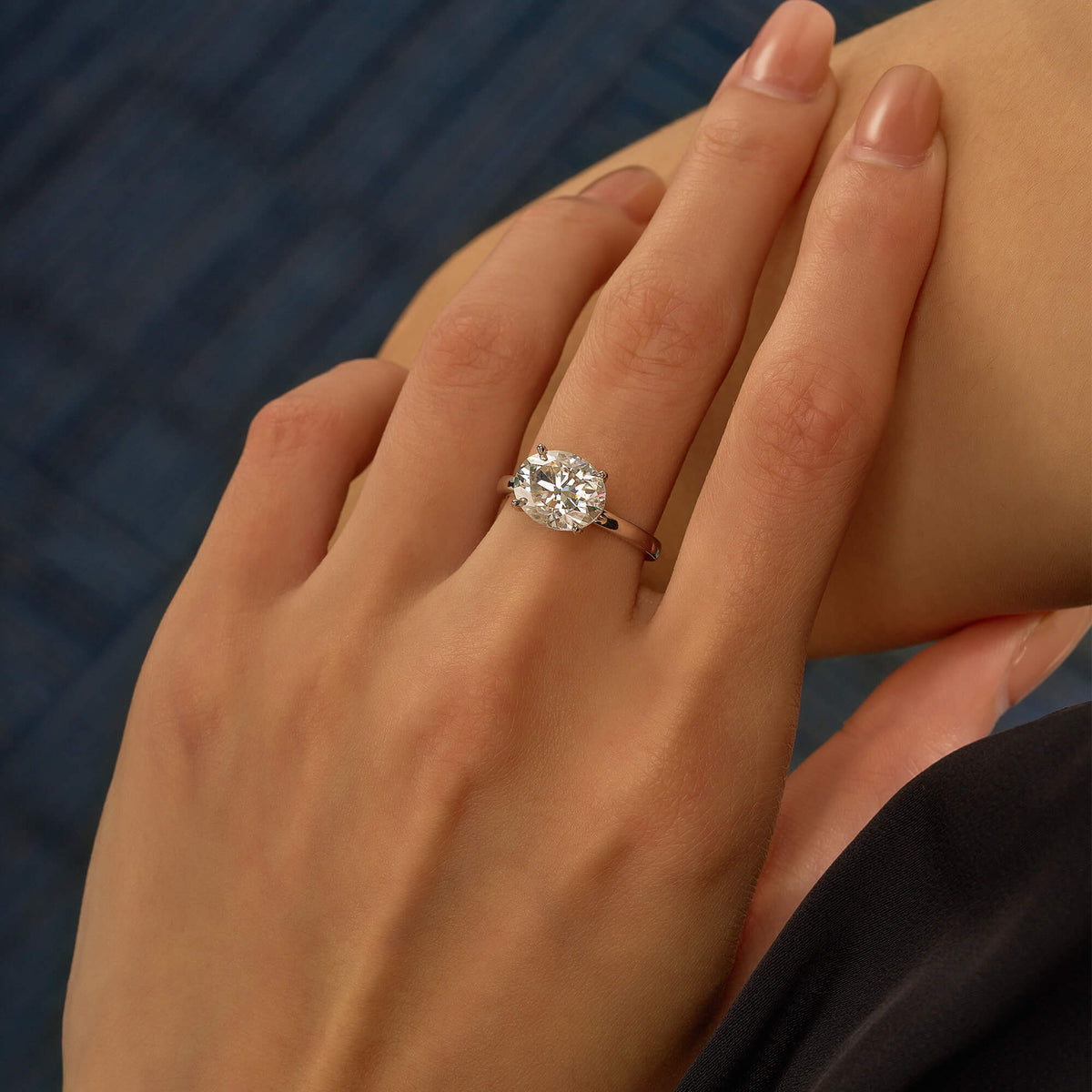 Oval Moissanite Solitaire Engagement Ring - NavianJewelry™