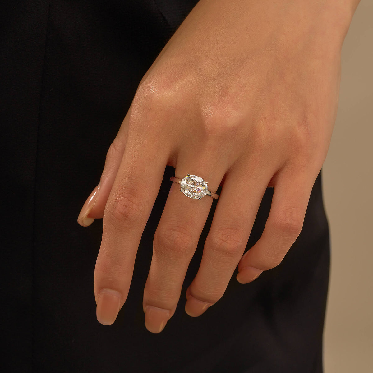 Oval Moissanite Solitaire Engagement Ring - NavianJewelry™