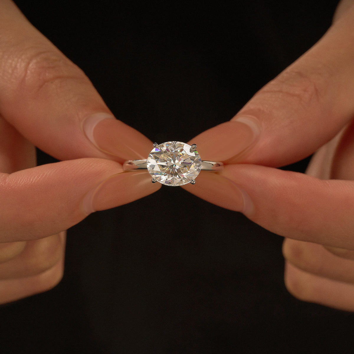 Oval Moissanite Solitaire Engagement Ring - NavianJewelry™