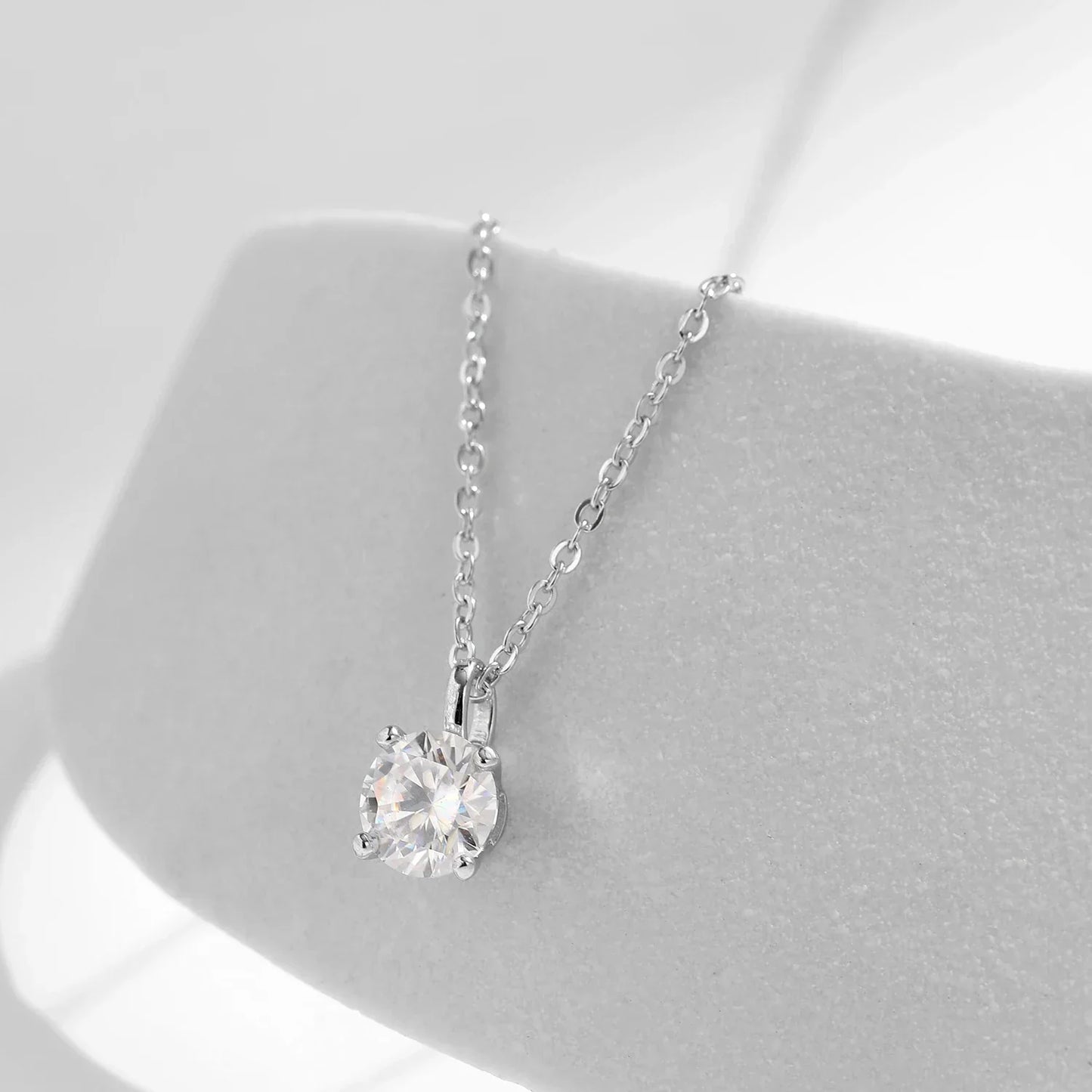 NAVIAN® 1 Carat Prong Setting Moissanite Necklace