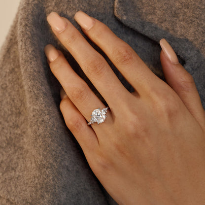 Floral Bloom Oval Cut Moissanite Engagement Ring - NavianJewelry™