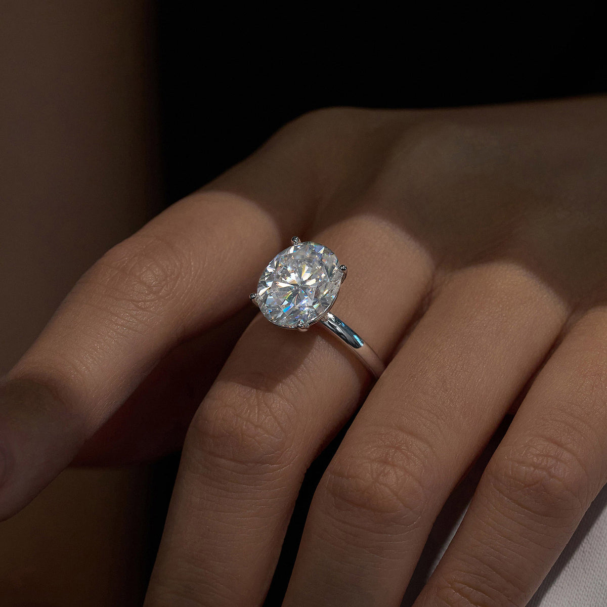 Luminous Oval Cut Moissanite Solitaire Ring - NavianJewelry™