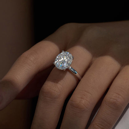 Luminous Oval Cut Moissanite Solitaire Ring - NavianJewelry™
