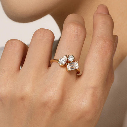 Pear Round Emerald Moissanite Three-Stone Ring - NavianJewelry™